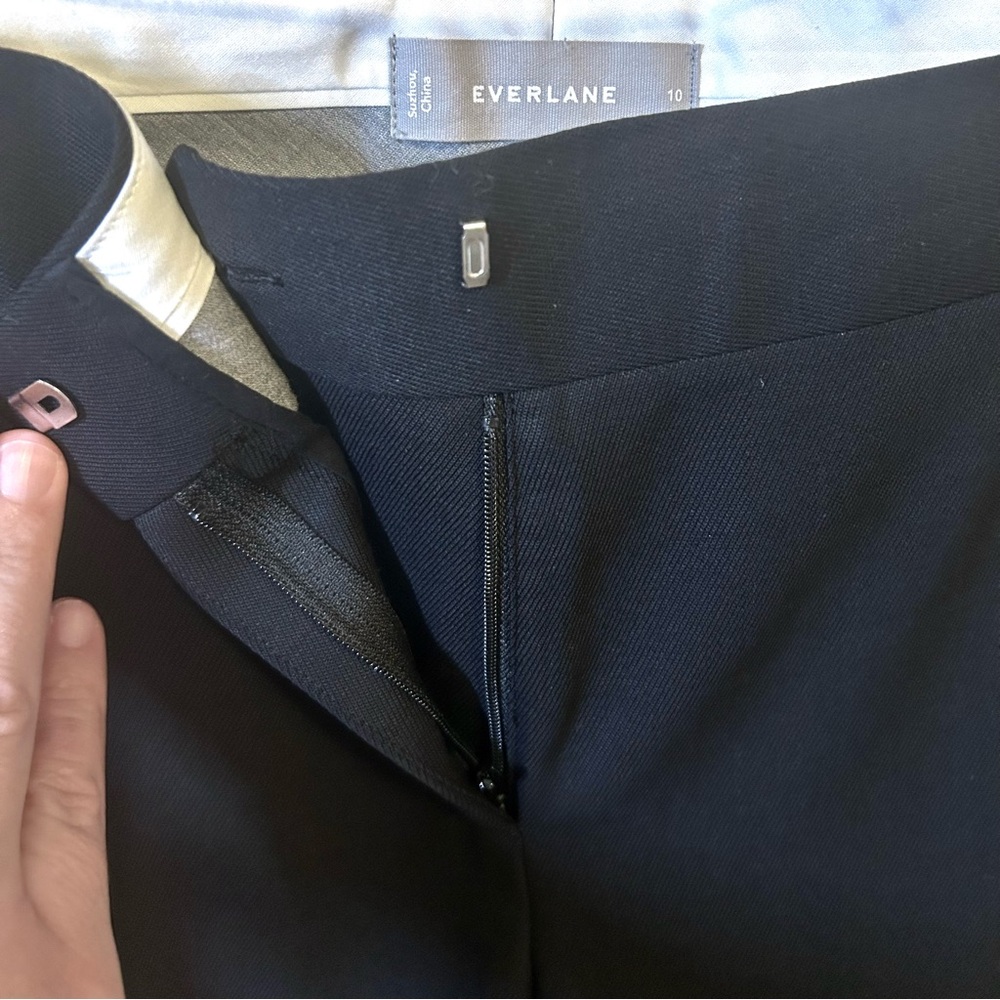 Everlane The Slim Wool Pant in Black size 10 high rise ankle length pleated - Picture 9 of 10